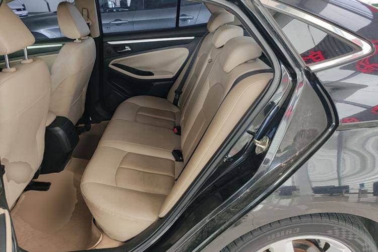 Used Bestune B70 2014 2.0L automatic luxury version Left Rear Seat