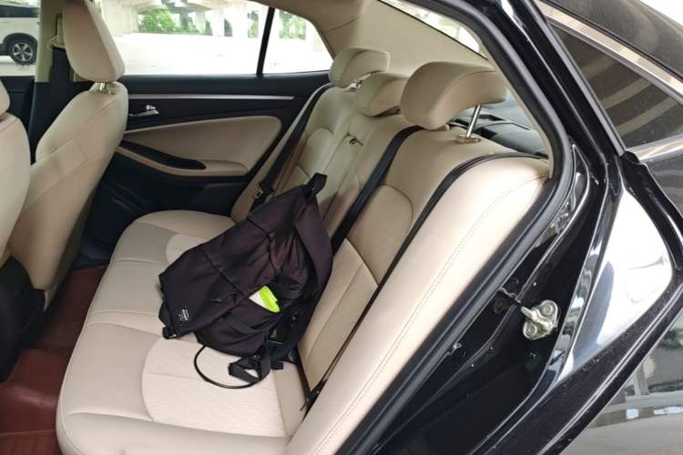 Used Bestune B70 2014 2.0L automatic comfort version Left Rear Seat
