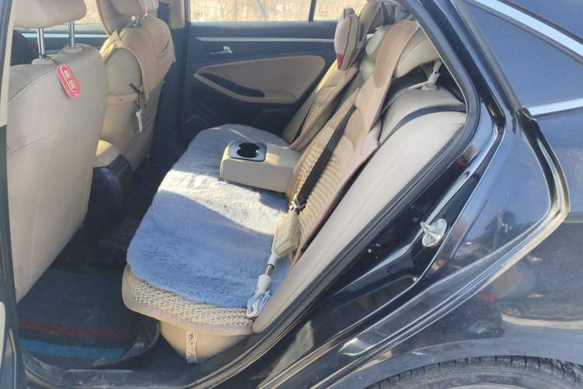 Used Bestune B70 2014 2.0L automatic luxury version Left Rear Seat