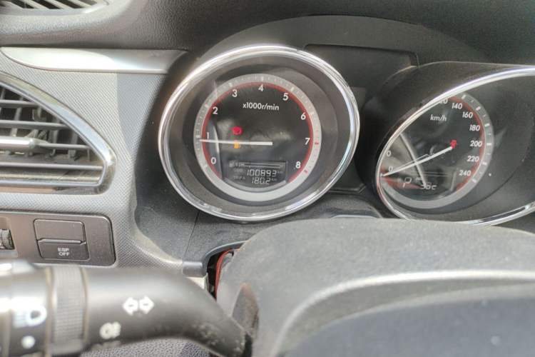 Used Bestune B70 2014 2.0L automatic comfort version Odometer Close Up