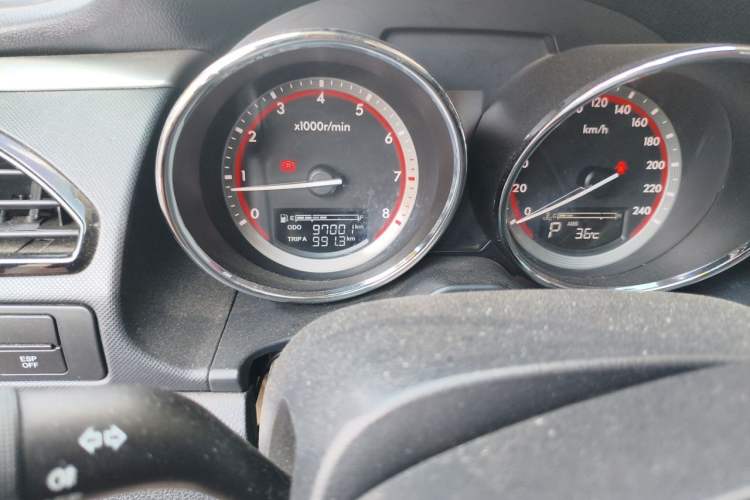 Used Bestune B70 2014 2.0L automatic comfort version Odometer Close Up