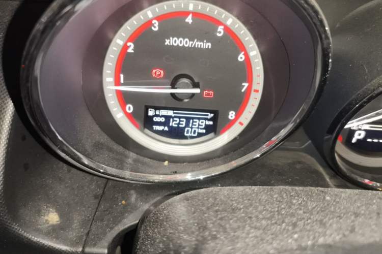 Used Bestune B70 2014 2.0L automatic luxury version Odometer Close Up