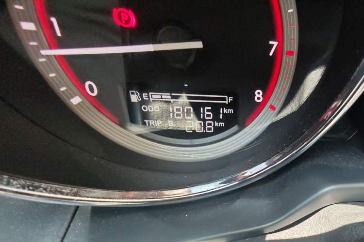 Used Bestune B70 2014 2.0L automatic comfort version Odometer Close Up