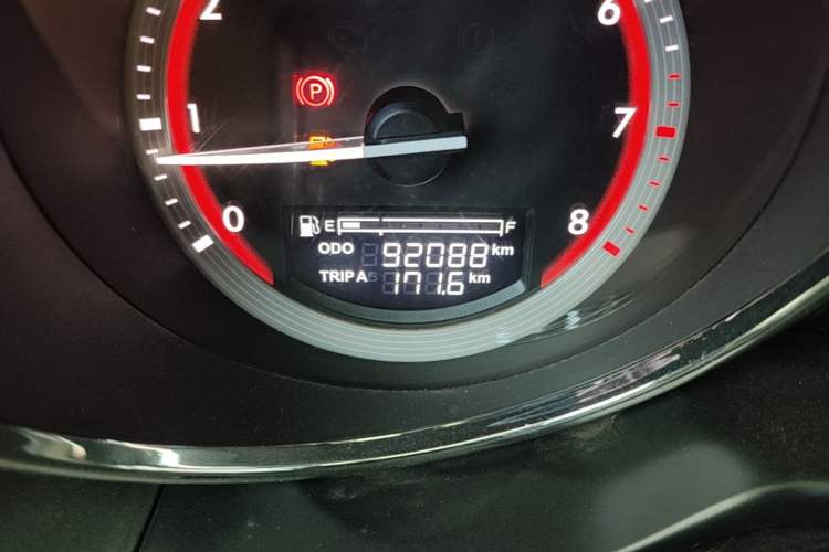 Used Bestune B70 2014 2.0L automatic luxury version Odometer Close Up
