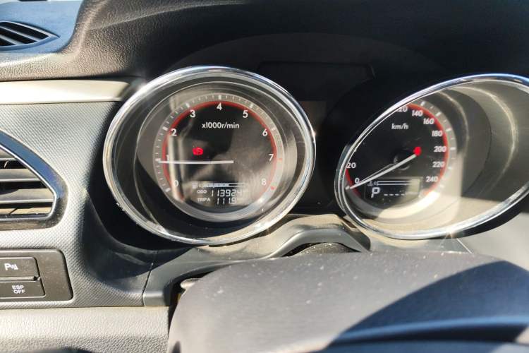 Used Bestune B70 2014 2.0L automatic luxury version Odometer Close Up