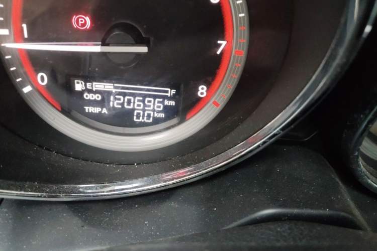 Used Bestune B70 2014 2.0L manual luxury version Odometer Close Up