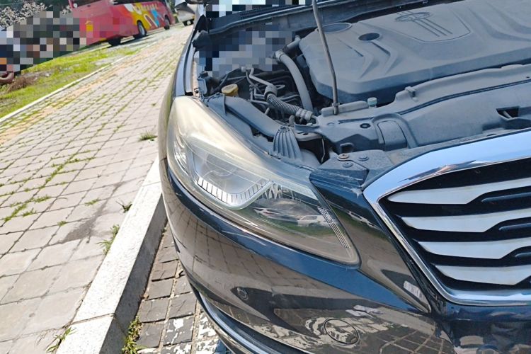 Used Bestune B70 2014 2.0L automatic luxury version Right Front Headlight