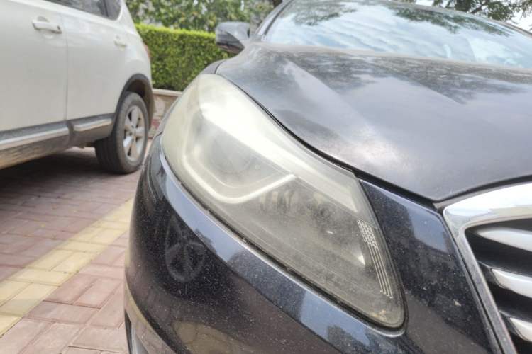 Used Bestune B70 2014 2.0L automatic comfort version Right Front Headlight