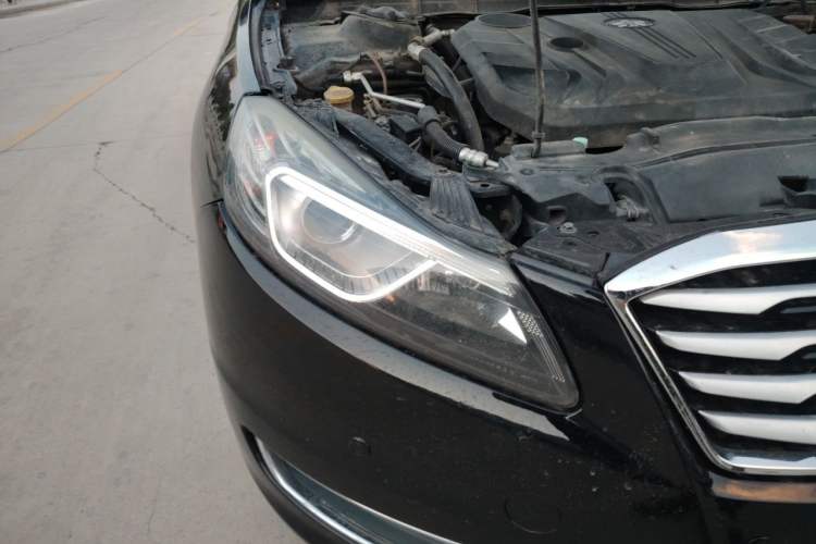 Used Bestune B70 2014 2.0L automatic luxury version Right Front Headlight