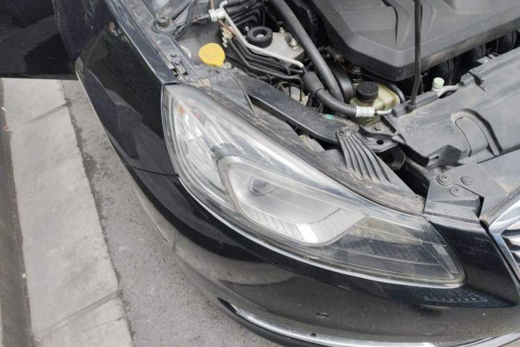 Used Bestune B70 2014 2.0L manual luxury version Right Front Headlight
