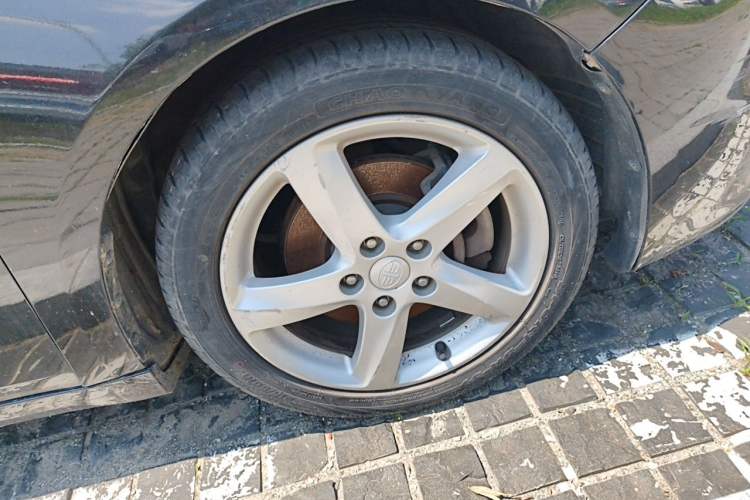 Used Bestune B70 2014 2.0L automatic luxury version Right Front Wheel Hub