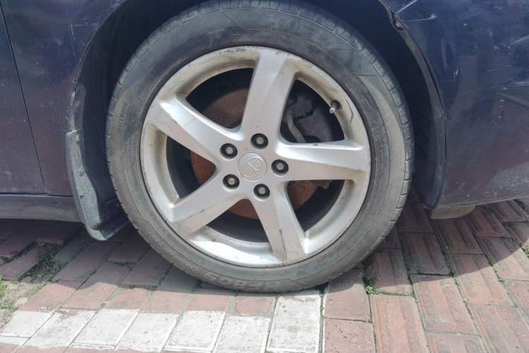 Used Bestune B70 2014 2.0L manual luxury version Right Front Wheel Hub
