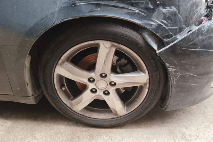 Used Bestune B70 2014 2.0L manual luxury version Right Front Wheel Hub