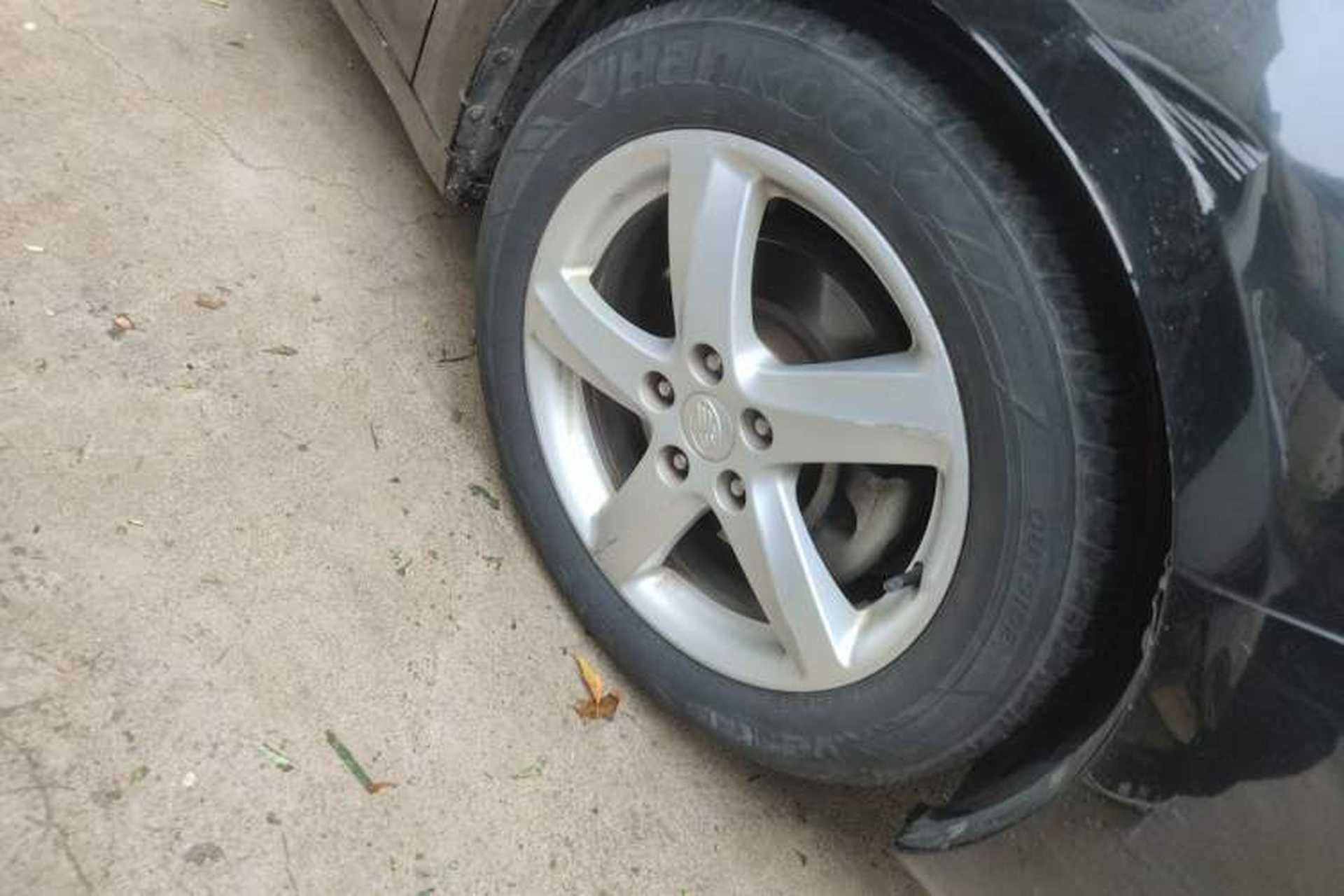 Used Bestune B70 2014 2.0L automatic luxury version Right Front Wheel Hub