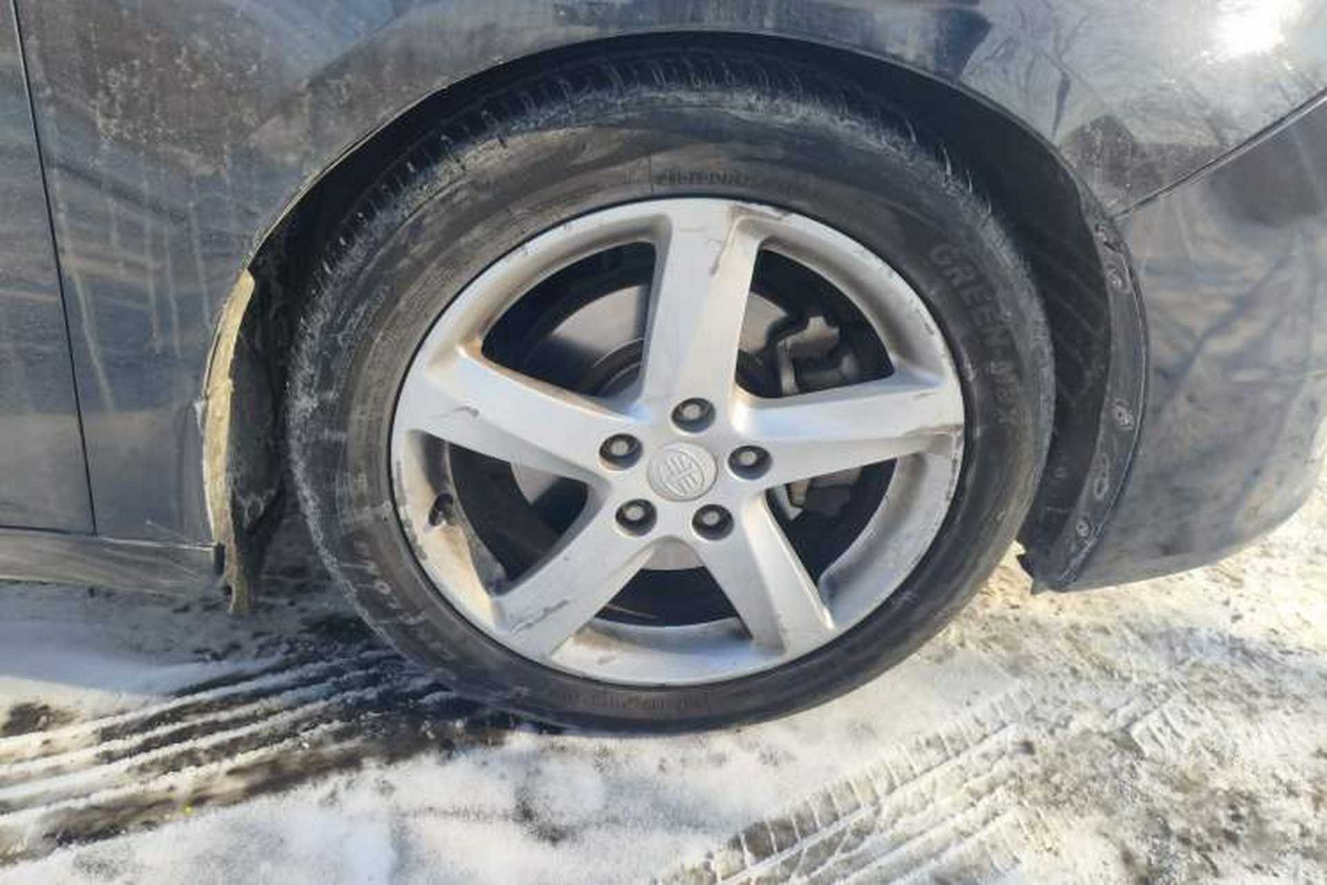 Used Bestune B70 2014 2.0L automatic luxury version Right Front Wheel Hub