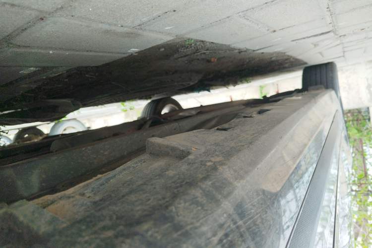 Used Bestune B70 2014 2.0L automatic luxury version Right Side Sill