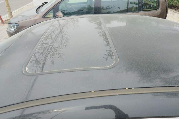 Used Bestune B70 2014 2.0L automatic luxury version Roof