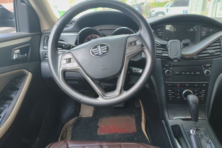 Used Bestune B70 2014 2.0L automatic comfort version Steering Wheel