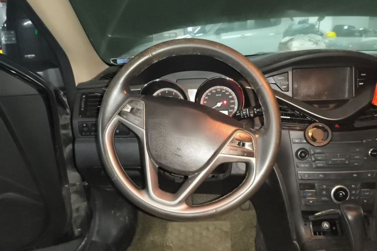 Used Bestune B70 2014 2.0L automatic luxury version Steering Wheel