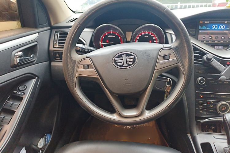 Used Bestune B70 2014 2.0L automatic comfort version Steering Wheel