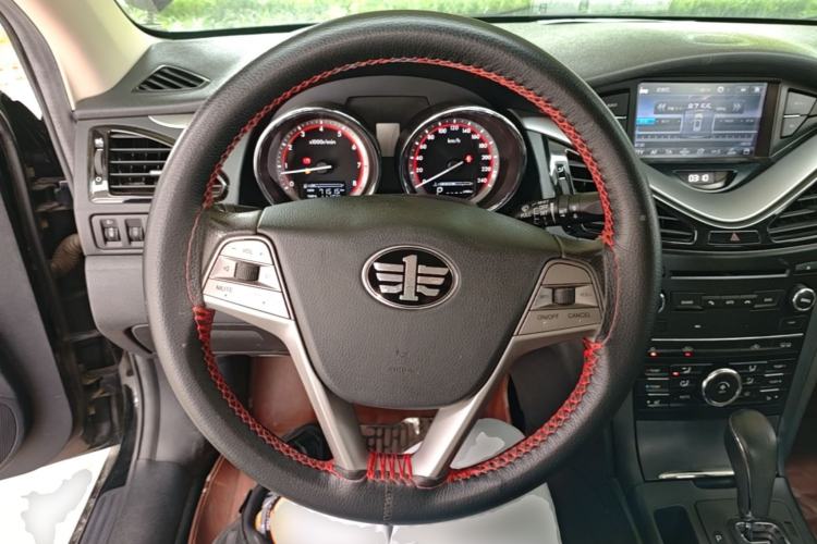 Used Bestune B70 2014 2.0L automatic comfort version Steering Wheel