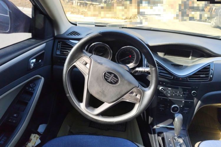 Used Bestune B70 2014 2.0L automatic luxury version Steering Wheel