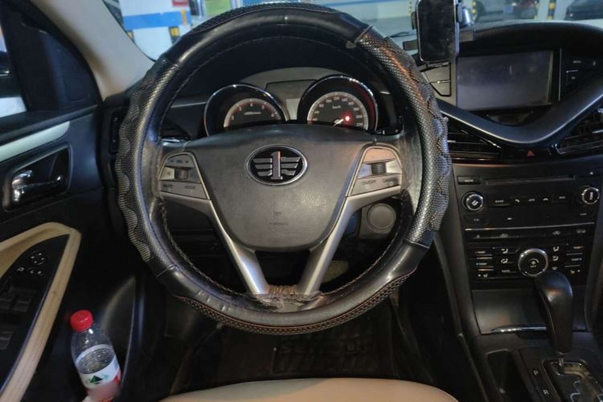 Used Bestune B70 2014 2.0L automatic luxury version Steering Wheel