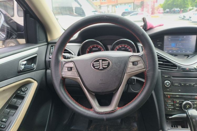 Used Bestune B70 2014 2.0L automatic comfort version Steering Wheel