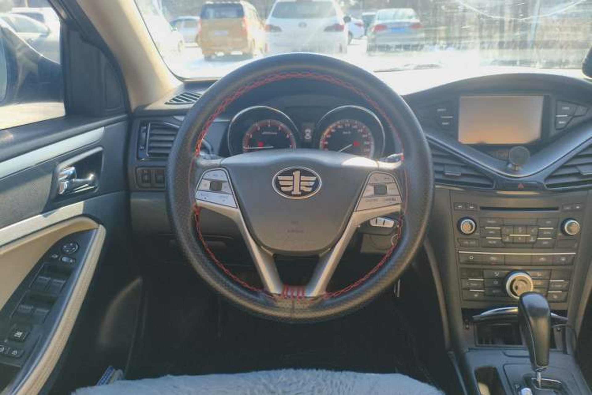 Used Bestune B70 2014 2.0L automatic luxury version Steering Wheel