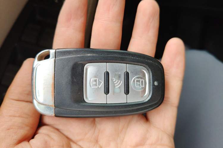 Used Bestune B70 2014 2.0L automatic comfort version Vehicle Key