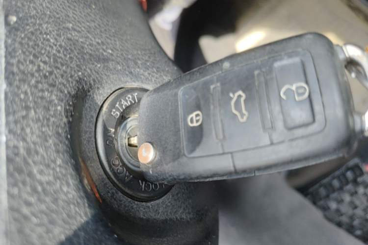 Used Bestune B70 2014 2.0L automatic comfort version Vehicle Key