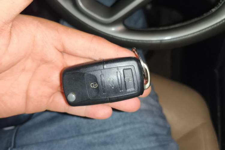 Used Bestune B70 2014 2.0L automatic luxury version Vehicle Key