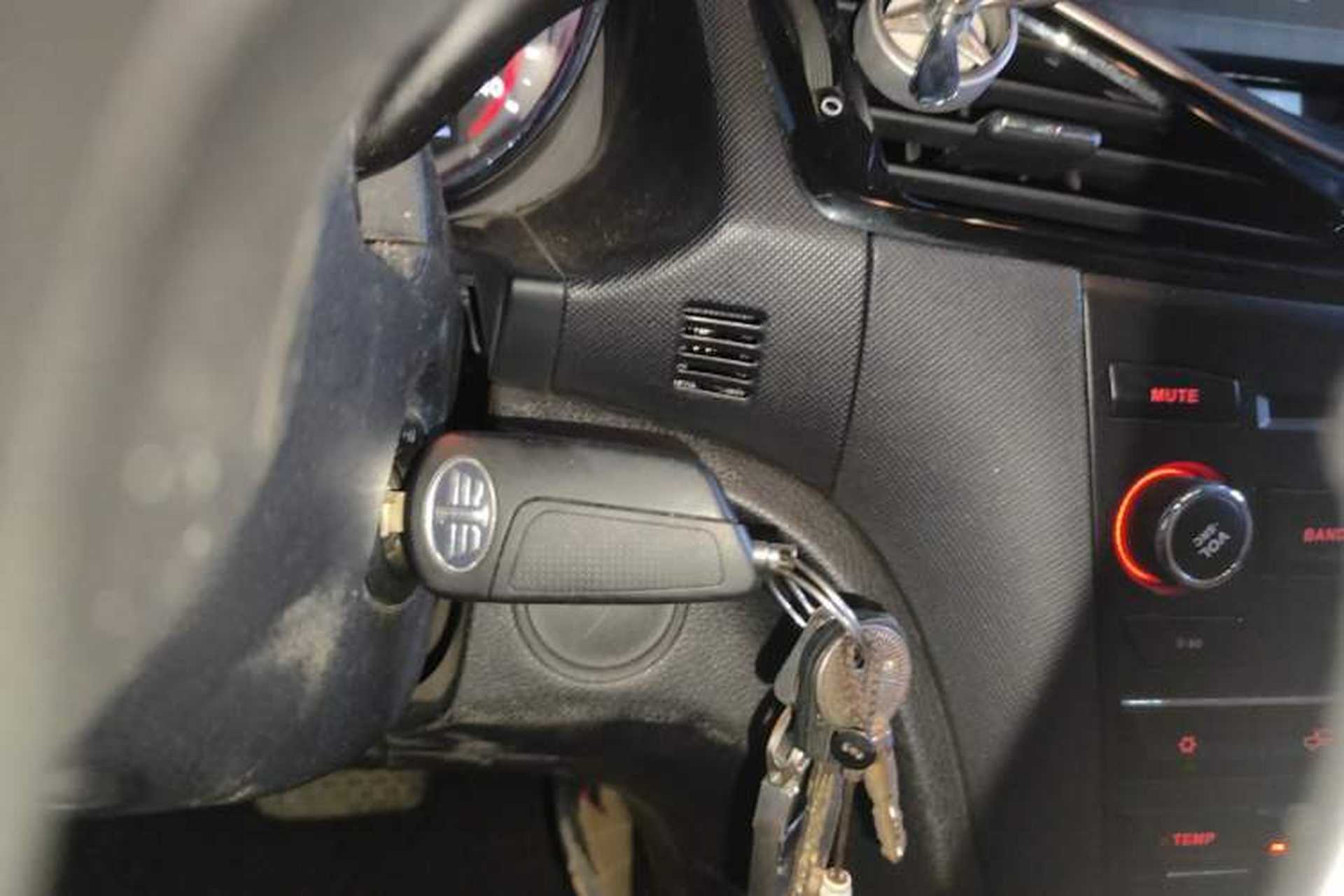 Used Bestune B70 2014 2.0L automatic luxury version Vehicle Key
