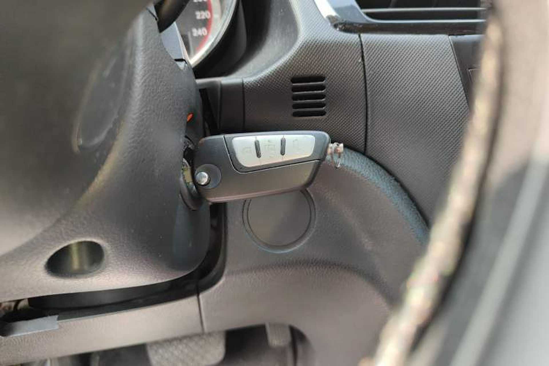 Used Bestune B70 2014 2.0L automatic luxury version Vehicle Key