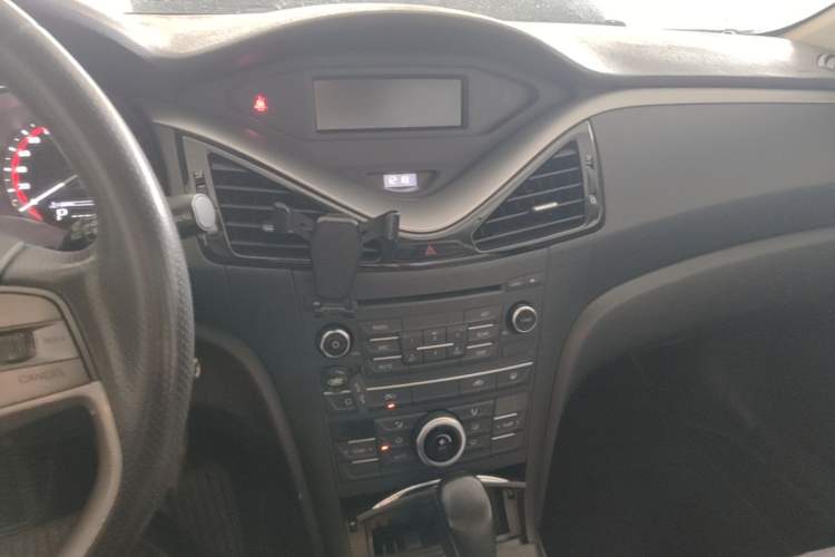 Used Bestune B70 2014 2.0L automatic comfort version Audio And AC Panel