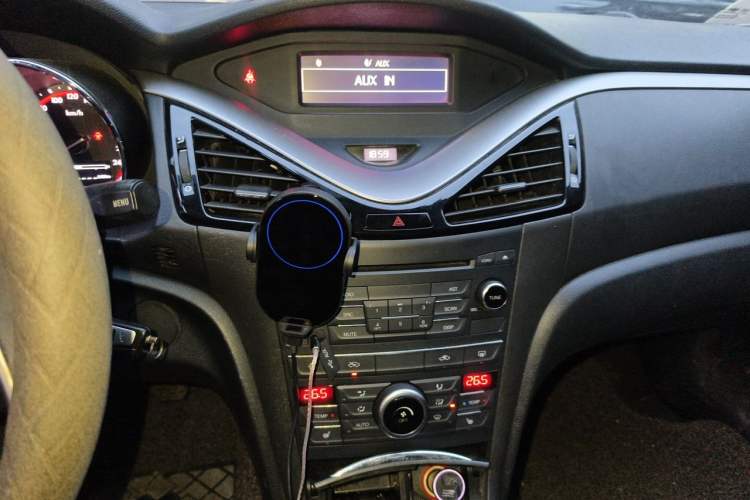 Used Bestune B70 2014 2.0L manual luxury version Audio And AC Panel