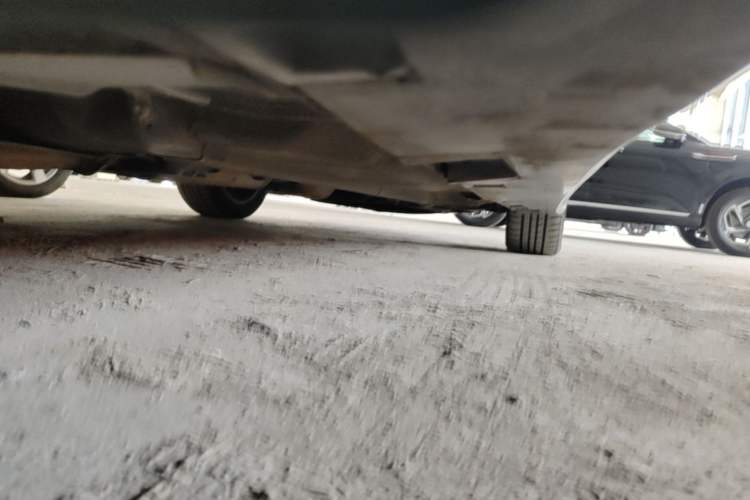Used Bestune B70 2014 2.0L automatic comfort version Chassis Rear Right