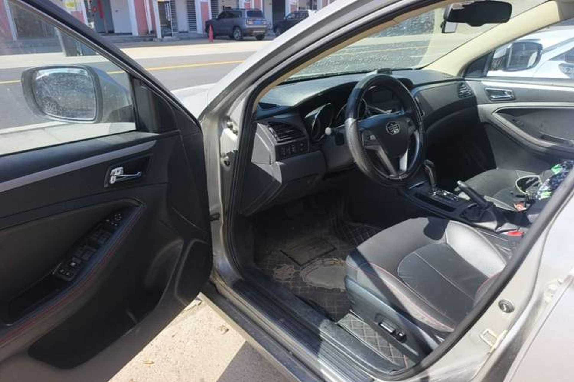 Used Bestune B70 2014 2.0L automatic luxury version Driver Seat