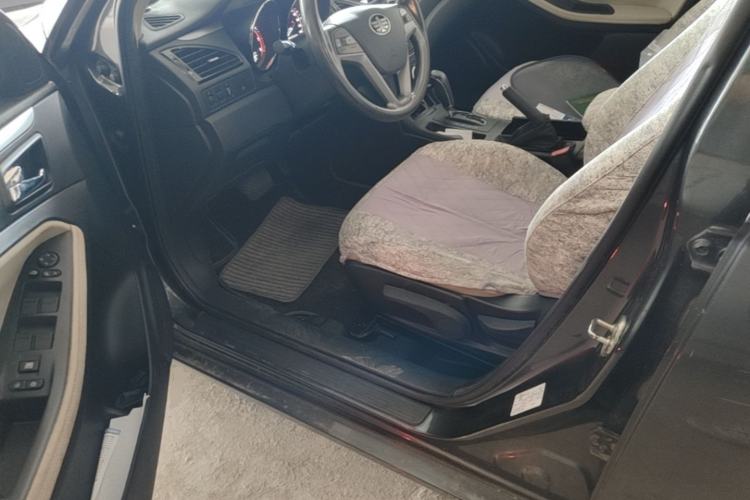 Used Bestune B70 2014 2.0L automatic comfort version Driver Seat