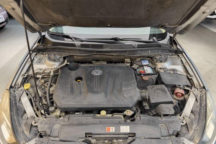 Used Bestune B70 2014 2.0L automatic luxury version Engine Bay