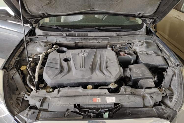 Used Bestune B70 2014 2.0L automatic comfort version Engine Bay