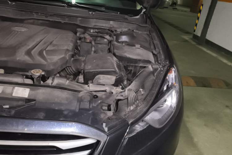 Used Bestune B70 2014 2.0L automatic comfort version Engine Bay Left