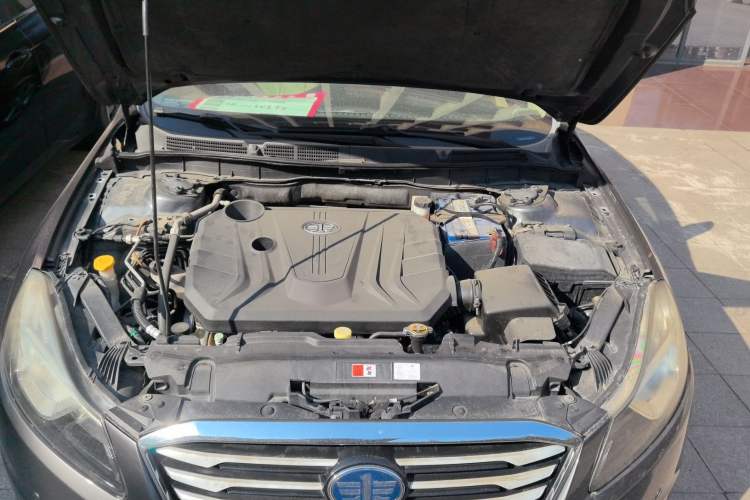 Used Bestune B70 2014 2.0L automatic luxury version Engine Bay