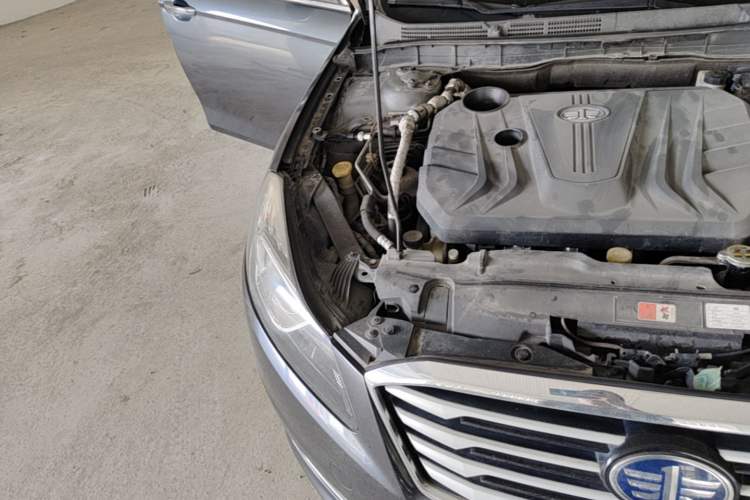 Used Bestune B70 2014 2.0L automatic comfort version Engine Bay Right