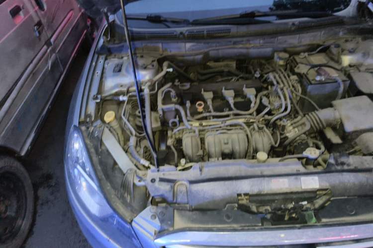 Used Bestune B70 2014 2.0L manual luxury version Engine Bay Right