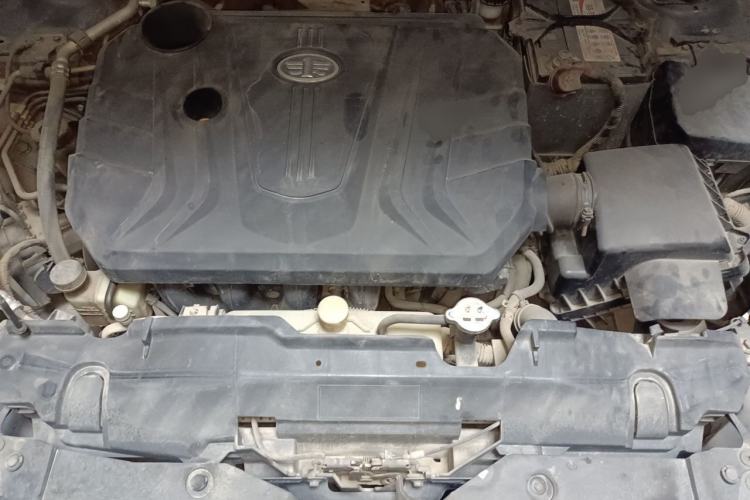Used Bestune B70 2014 2.0L automatic luxury version Engine Bay