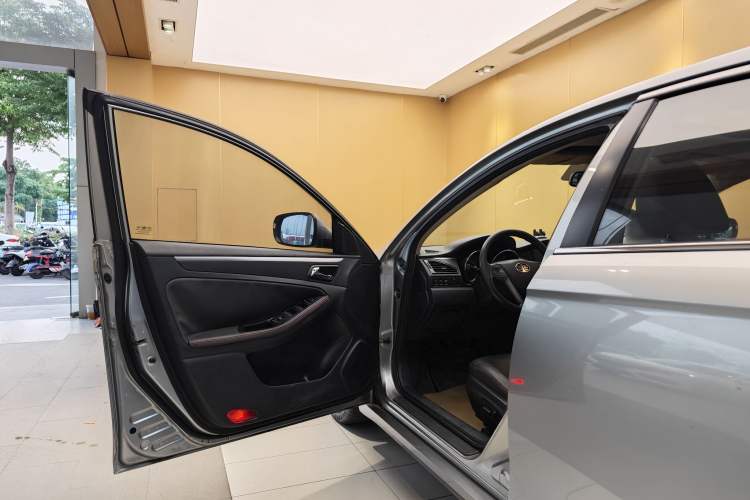 Used Bestune B70 2014 2.0L automatic luxury version Exterior 3