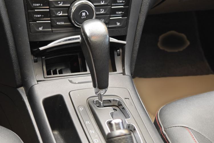 Used Bestune B70 2014 2.0L automatic luxury version Gear Lever