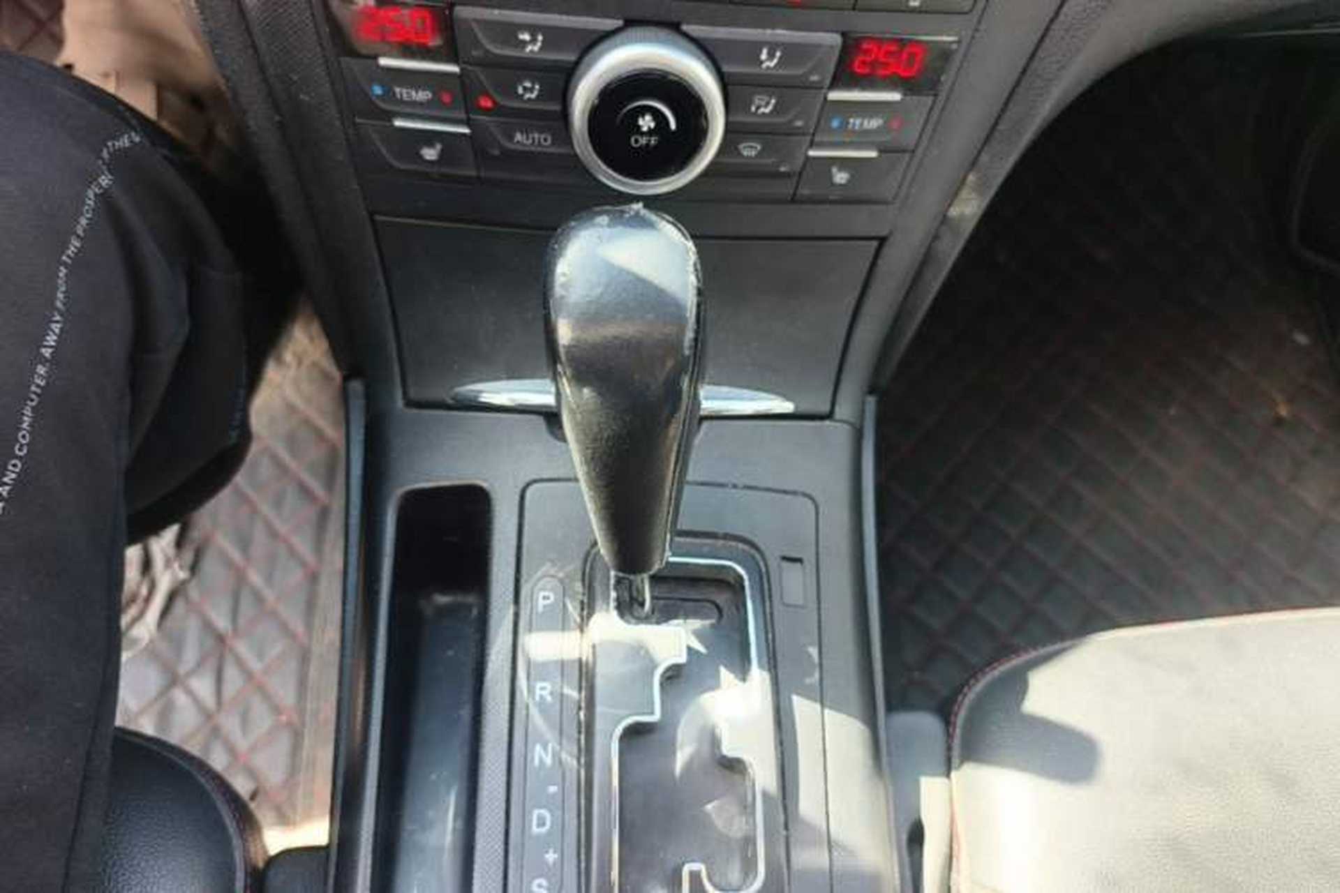 Used Bestune B70 2014 2.0L automatic luxury version Gear Lever