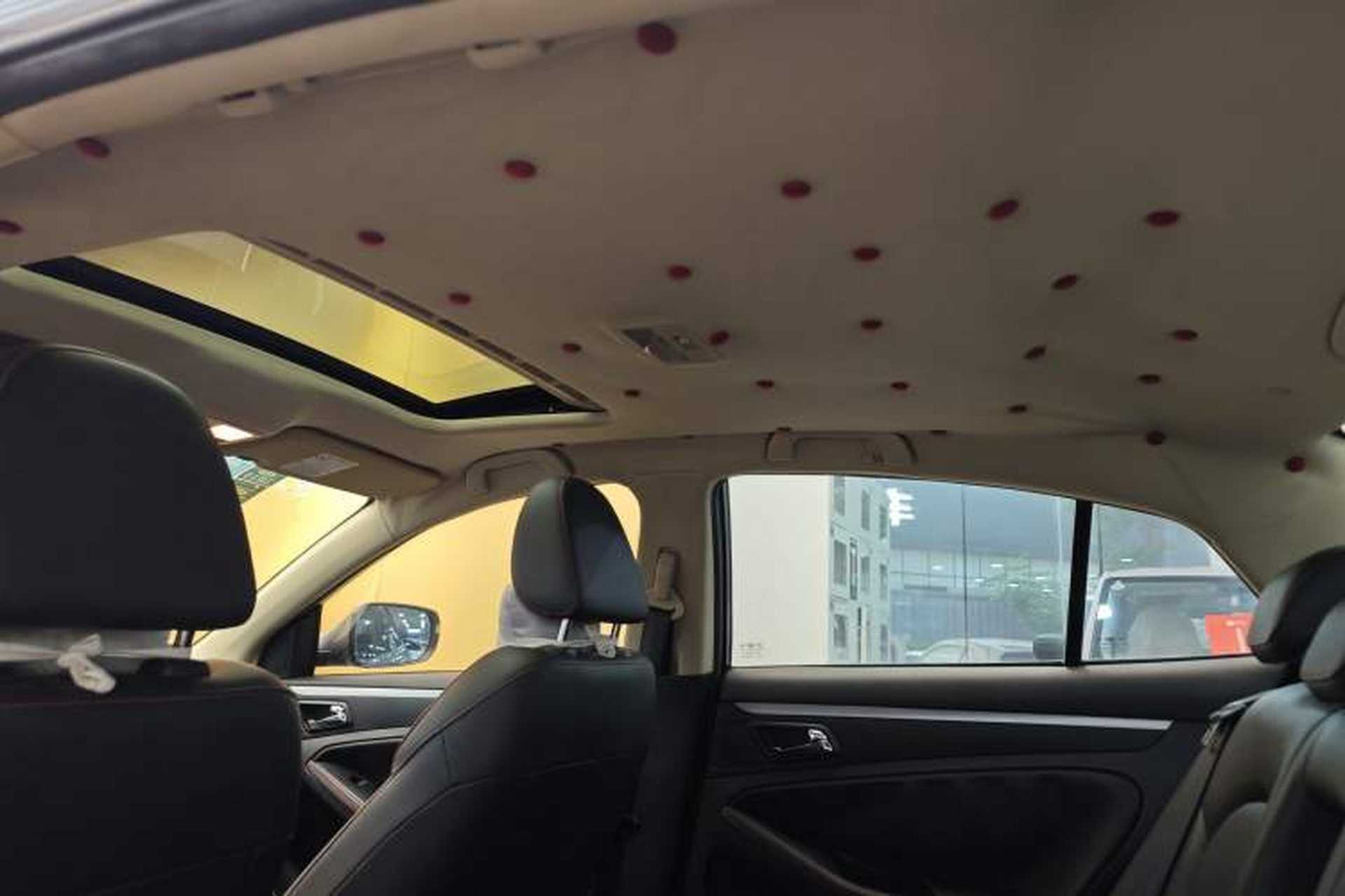 Used Bestune B70 2014 2.0L automatic luxury version Headliner